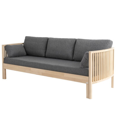 Designerska sofa AARRE rozkładana z drewna brzozy skandynawskiej z szarym materacem i 5 poduszkami. Nowoczesne minimalistyczne wzornictwo