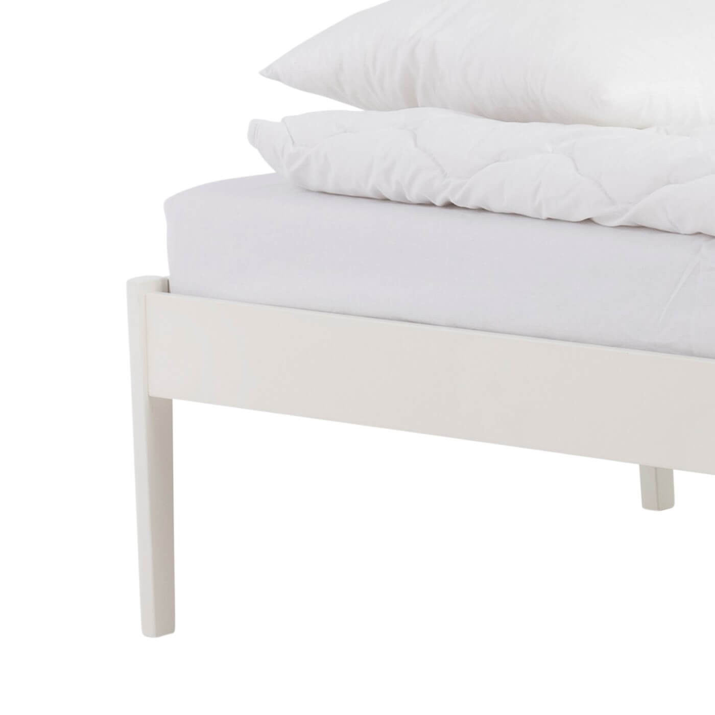 Białe łóżko bez zagłówka AVANTI. Wysoka prosta biała noga białego łózka jednoosobowego do sypialni z litego drewna brzozy skandynawskiej lakierowanej na kolor biały. Nowoczesny minimalistyczny design