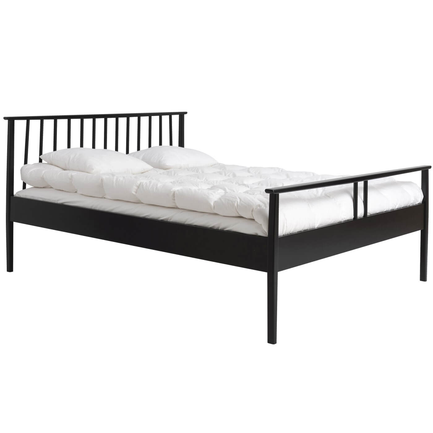 Czarne łóżko drewniane nowoczesne NOEL. Łóżko drewniane 160x200 widoczne w całości. Na łóżku z pięknym ażurowym szczytem z drewna w kolorze czarnym leży biała kołdra i 2 poduszki. Skandynawski design