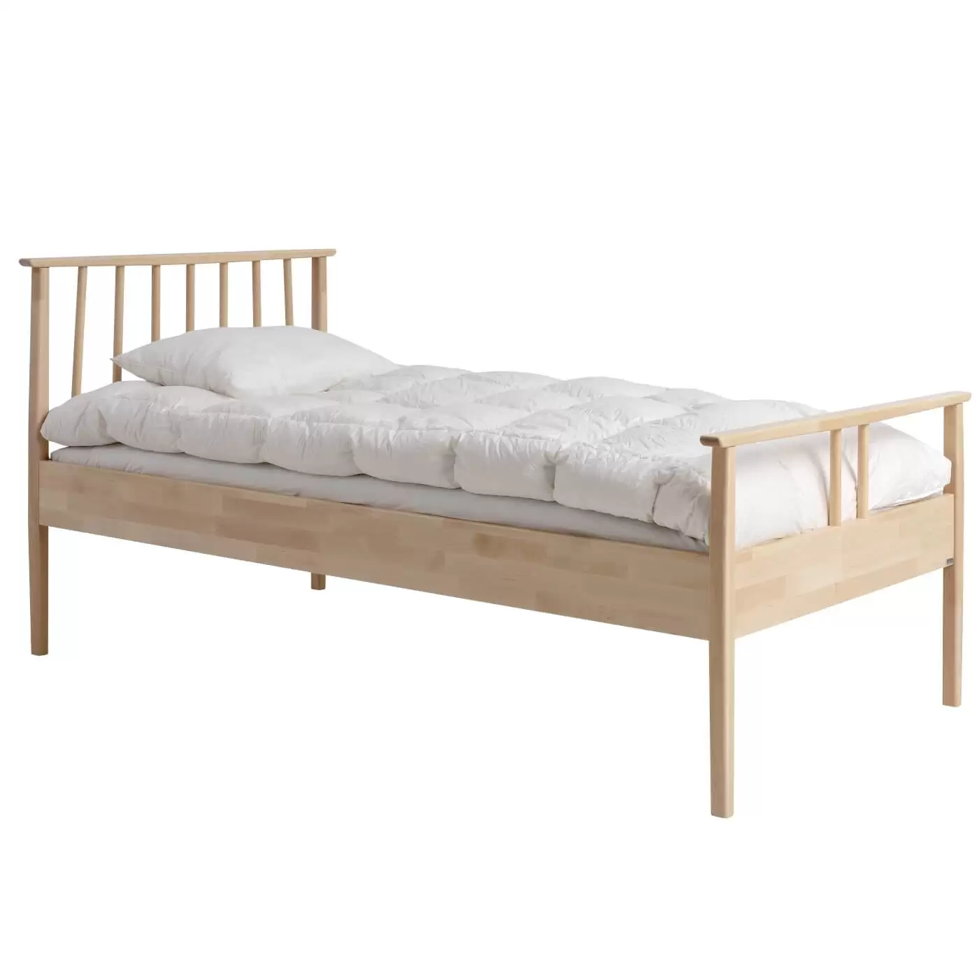 Łóżko drewniane 90x200 NOEL. Widoczne w całości wysokie drewniane łóżko z materacem, białą kołdrą z poduszką. Nowoczesny skandynawski design